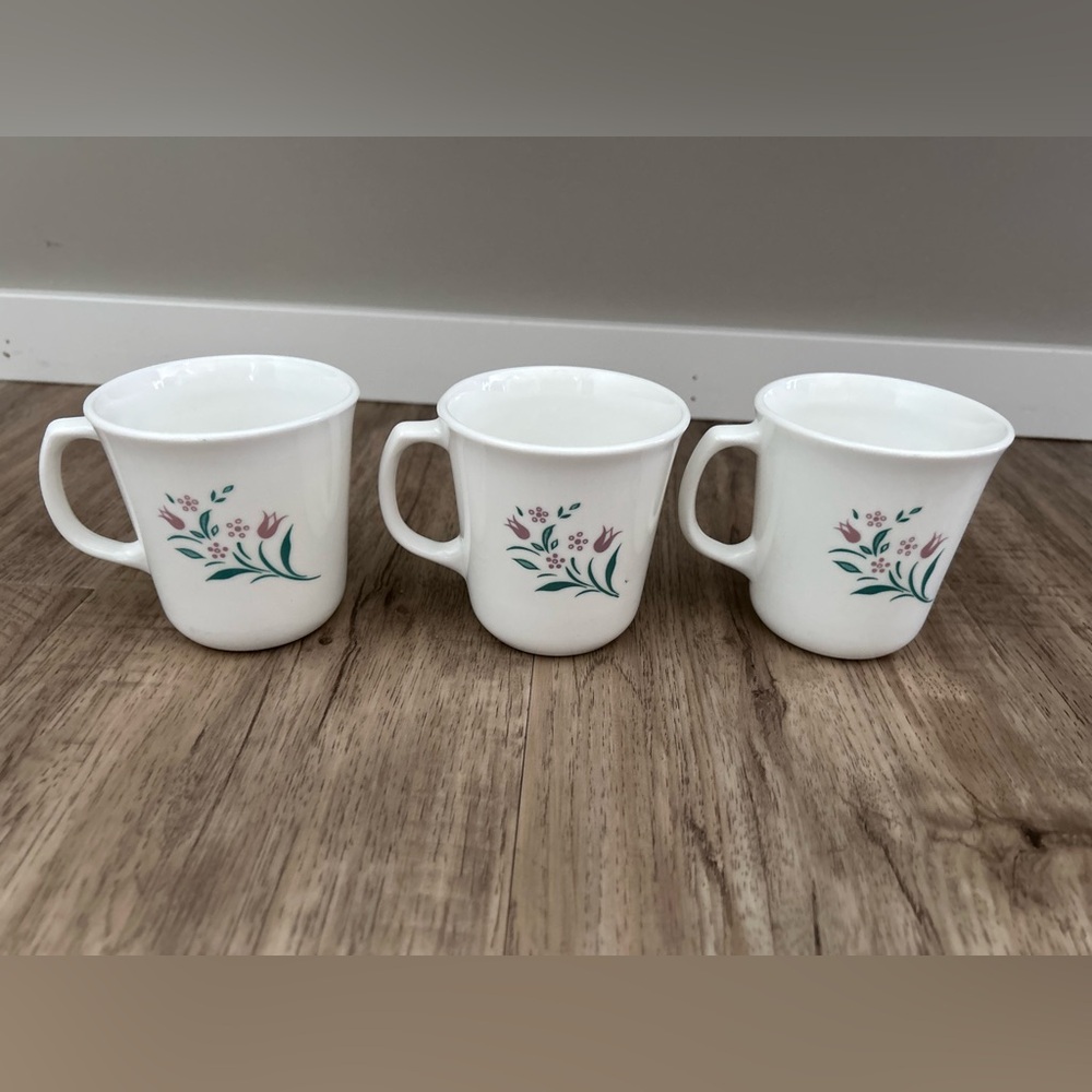 Vintage Corning Rosemarie purple tulip and green foliage design Set of 3 tea